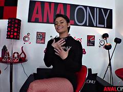 Nicole Aria in Lesbian Anal POV